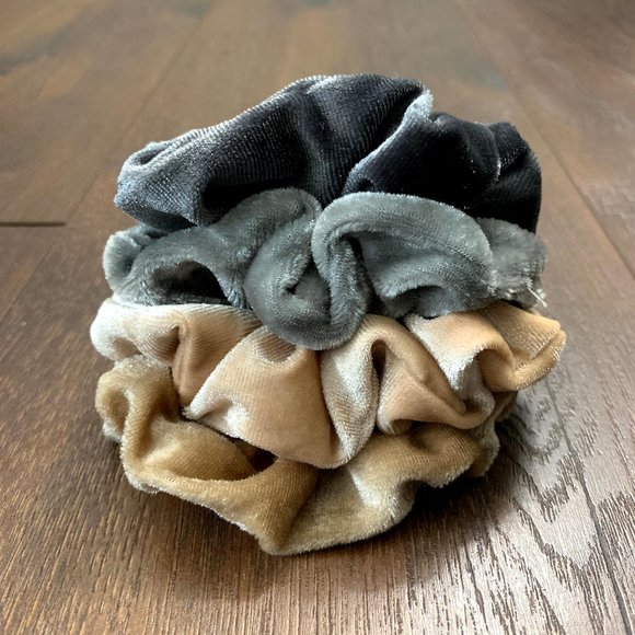 Accessories - 3/$25 Homemade Velvet Scrunchie Palette